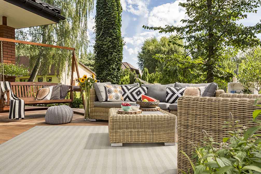 polypropylene outdoor rug in outdoor living room