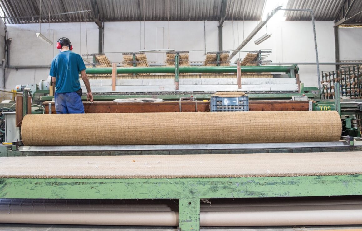 Broadloom roll of flatwoven EarthSISAL™ in the factory.